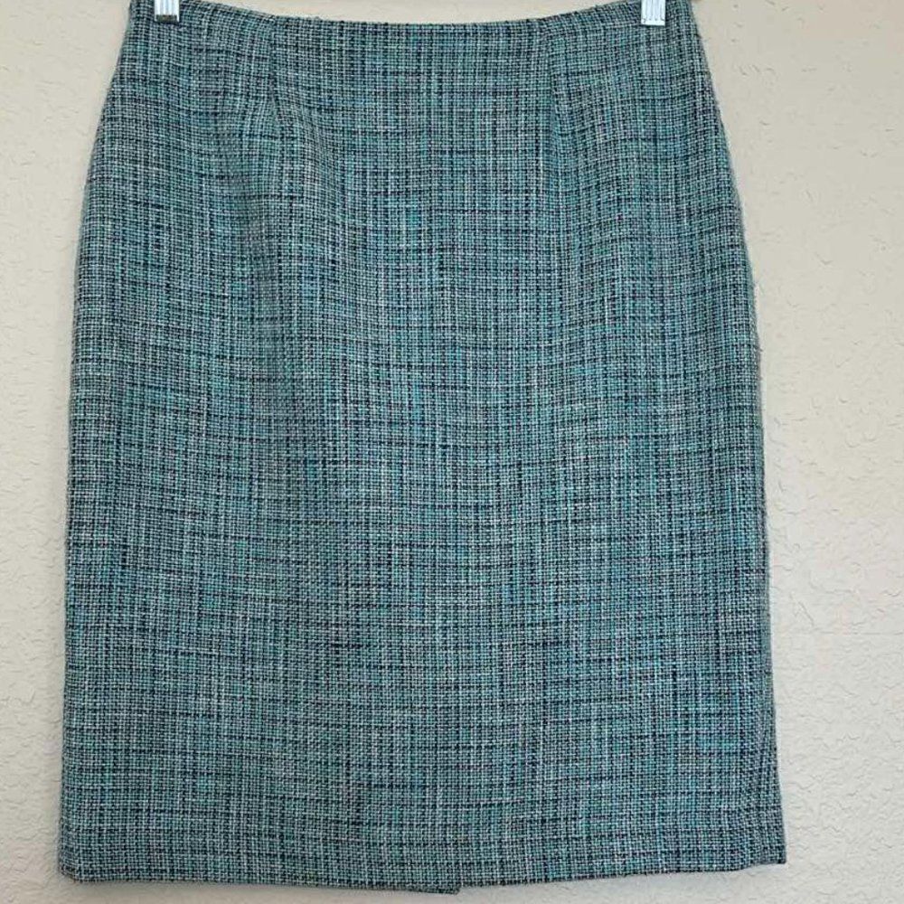 Premise Women's Short Straight Woven Tweed Zip Closure Lined Green Size 8